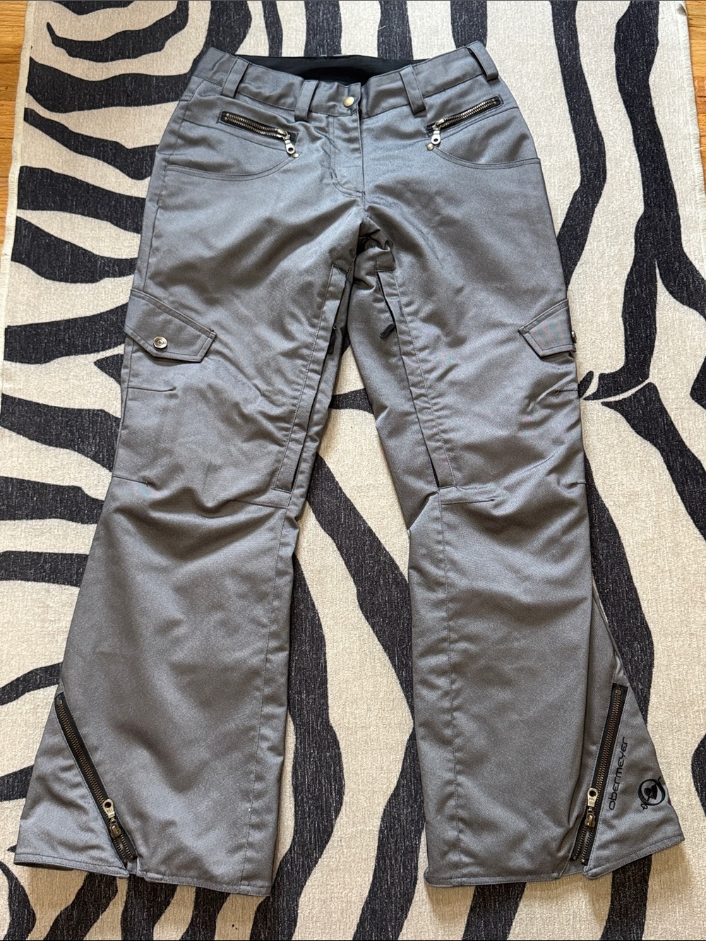Obermeyer Women's Gray Cargo Ski Pants with Zipper Details